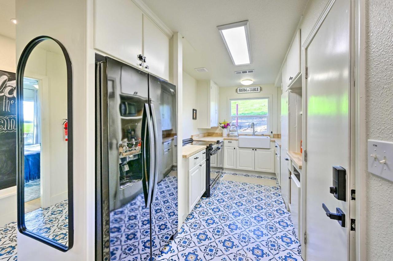 Peaceful Ranch Home With Sierra Nevada Views Woodlake エクステリア 写真