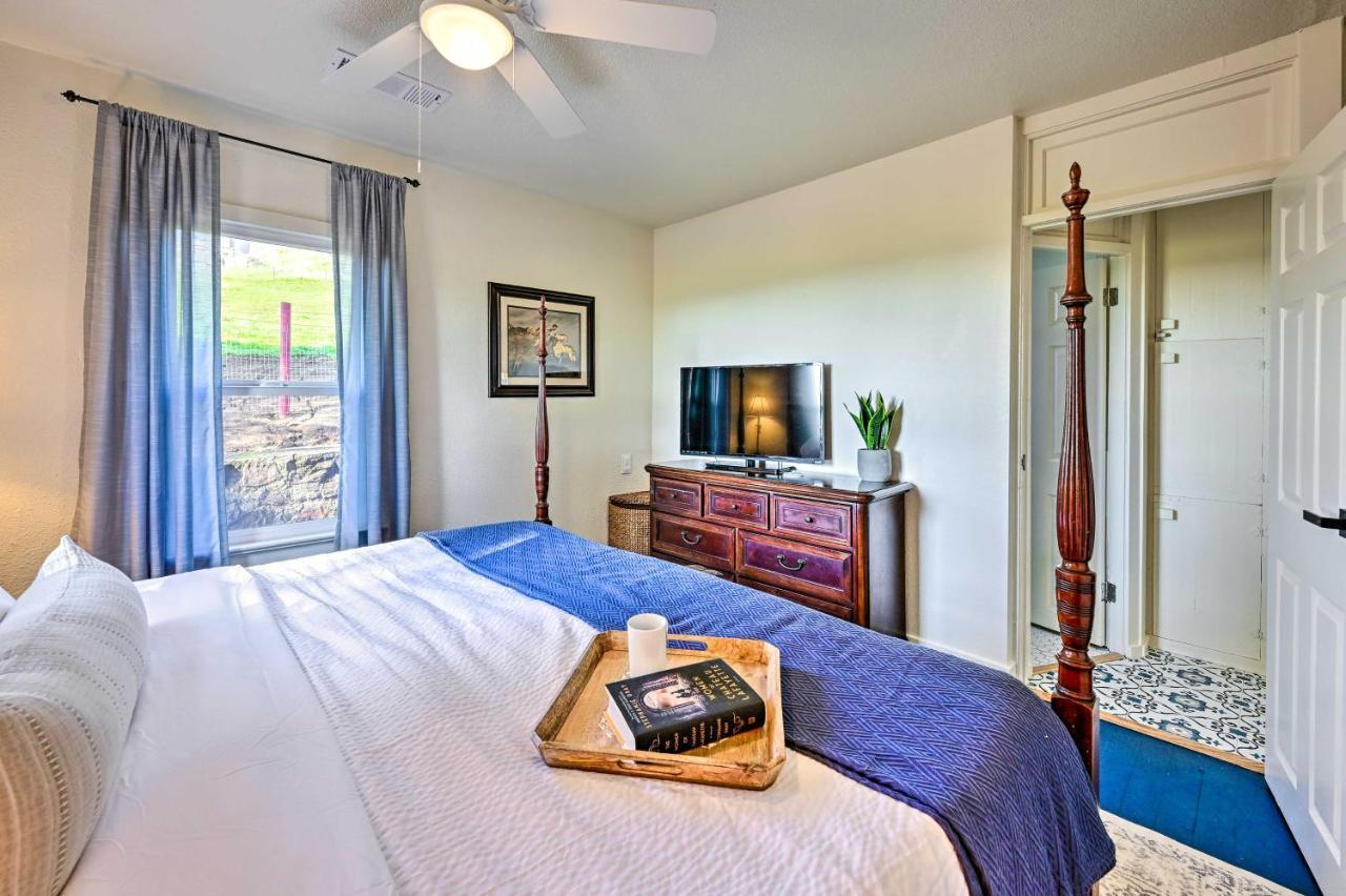 Peaceful Ranch Home With Sierra Nevada Views Woodlake エクステリア 写真