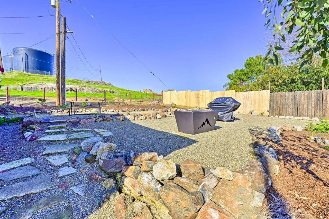 Peaceful Ranch Home With Sierra Nevada Views Woodlake エクステリア 写真