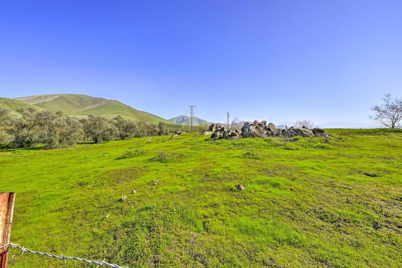 Peaceful Ranch Home With Sierra Nevada Views Woodlake エクステリア 写真
