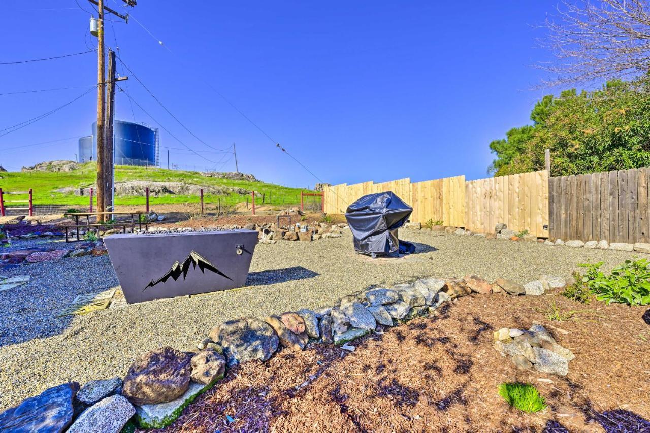 Peaceful Ranch Home With Sierra Nevada Views Woodlake エクステリア 写真